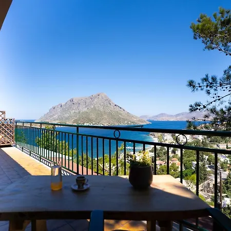 Chrysi's House φιλόξενο, άνετο και με υπέροχη θέα. Дом отдыха Миртеа