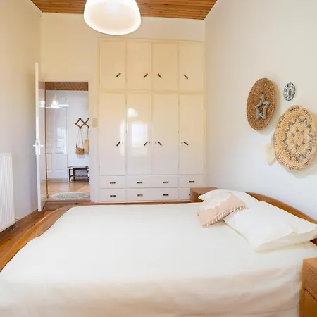 Chrysi's House φιλόξενο, άνετο και με υπέροχη θέα. Semesterbostad Myrties