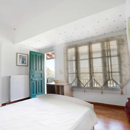 Chrysi's House φιλόξενο, άνετο και με υπέροχη θέα. Сasa de vacaciones Myrties