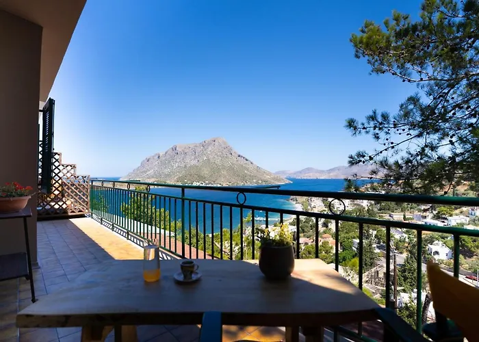 Chrysi's House φιλόξενο, άνετο και με υπέροχη θέα. 別荘 Myrties