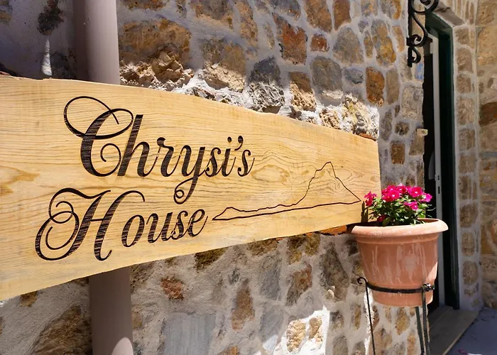Chrysi's House φιλόξενο, άνετο και με υπέροχη θέα. 別荘 Myrties